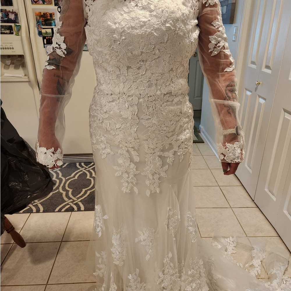 Amazon White Floral Lace Long Sleeve Dress